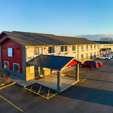 Hilltop Inn & Suites Grove Екстериор снимка