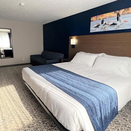 Hilltop Inn & Suites Grove Екстериор снимка