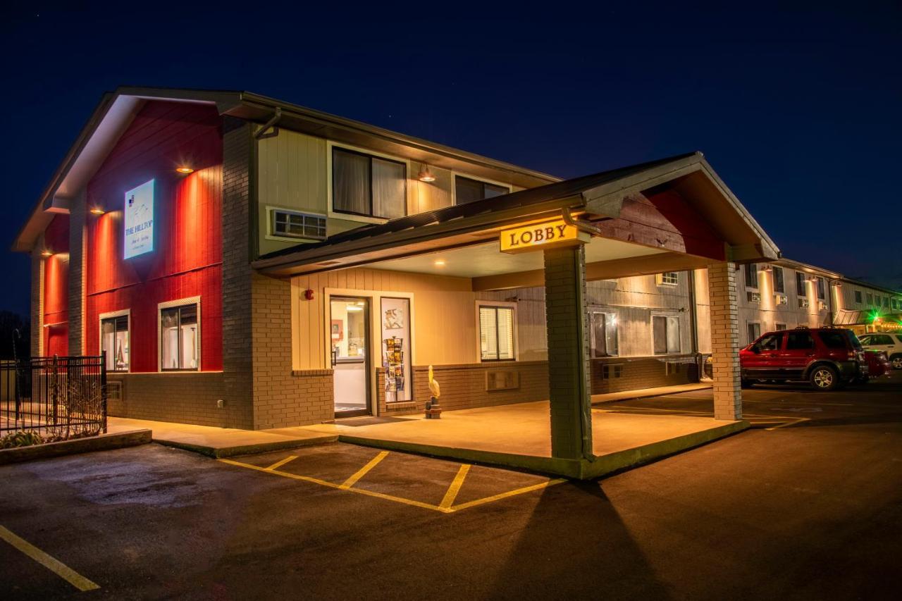 Hilltop Inn & Suites Grove Екстериор снимка