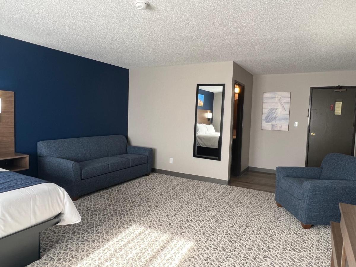 Hilltop Inn & Suites Grove Екстериор снимка