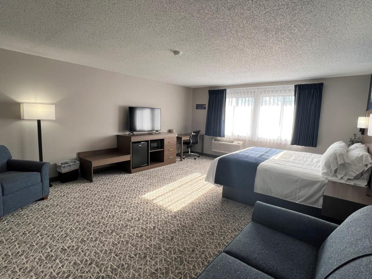 Hilltop Inn & Suites Grove Екстериор снимка