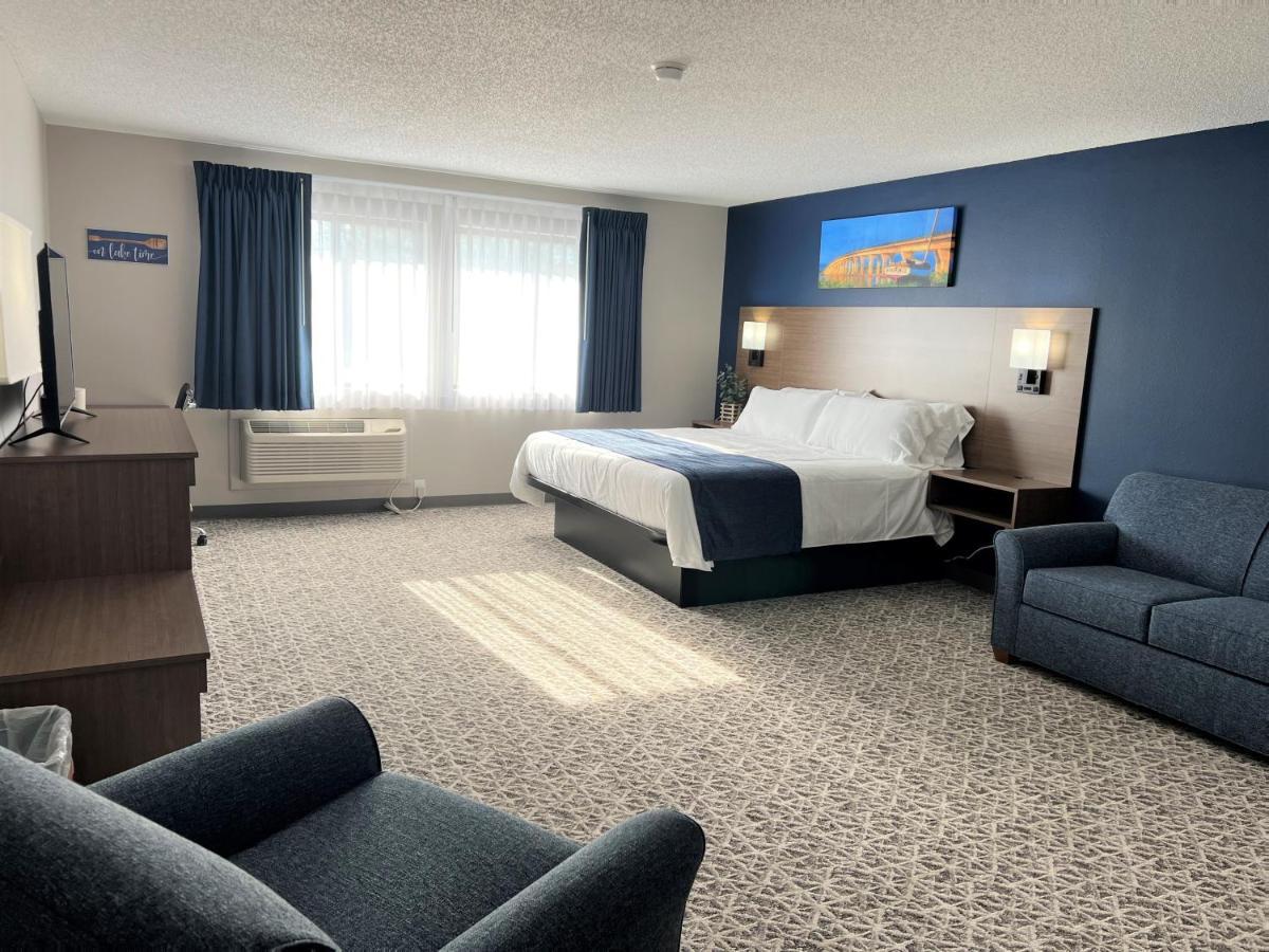 Hilltop Inn & Suites Grove Екстериор снимка